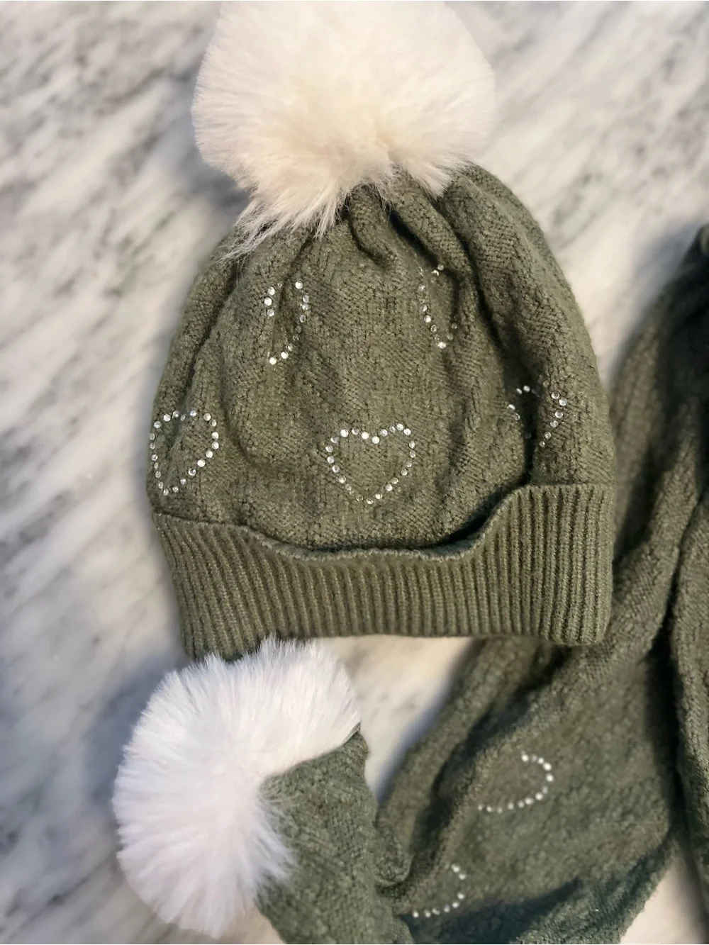 Little Girl’s Green Pom-Pom Beanie & Scarf Set
